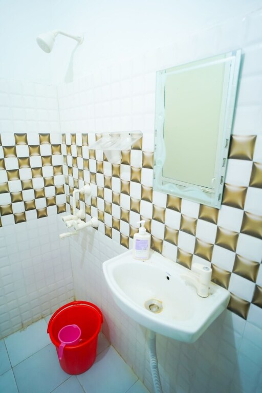 Нойда: Roomshala 045 Galaxy Noida 35