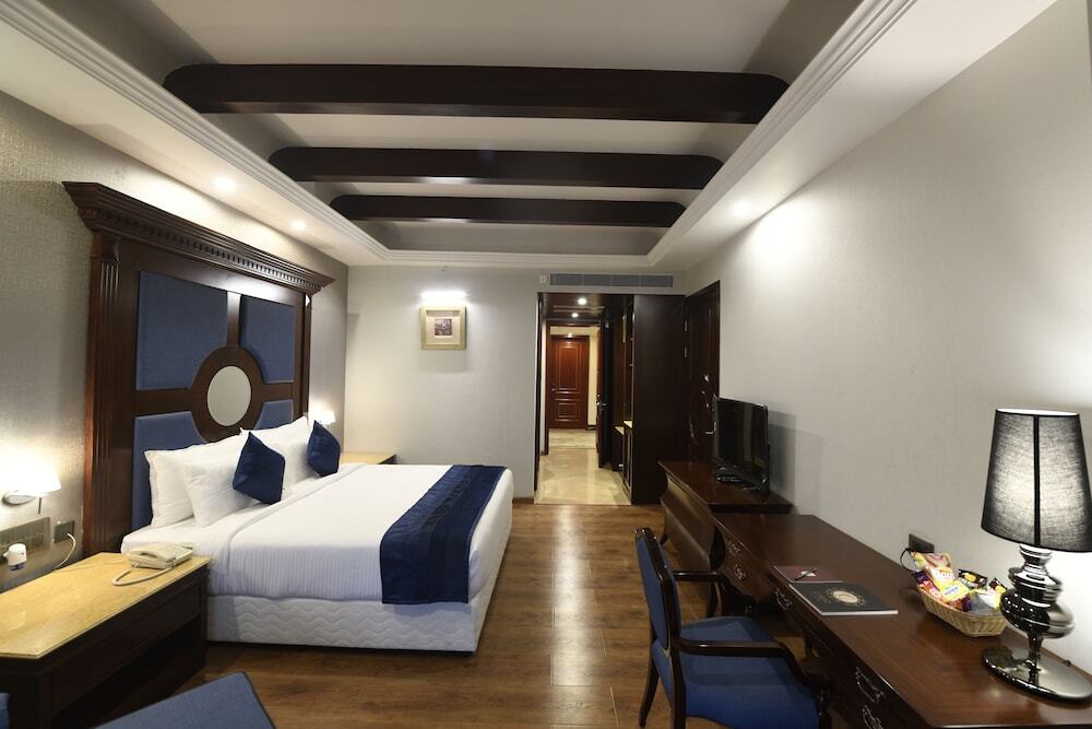Райпур: Hotel Hukam's Lalit Mahal