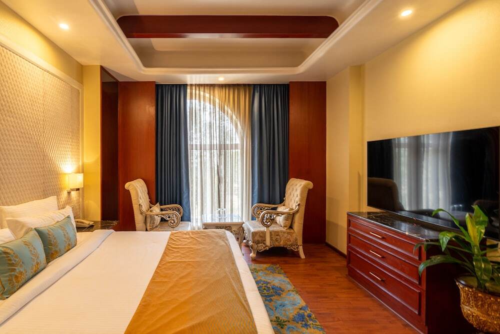 Райпур: Hotel Hukam's Lalit Mahal