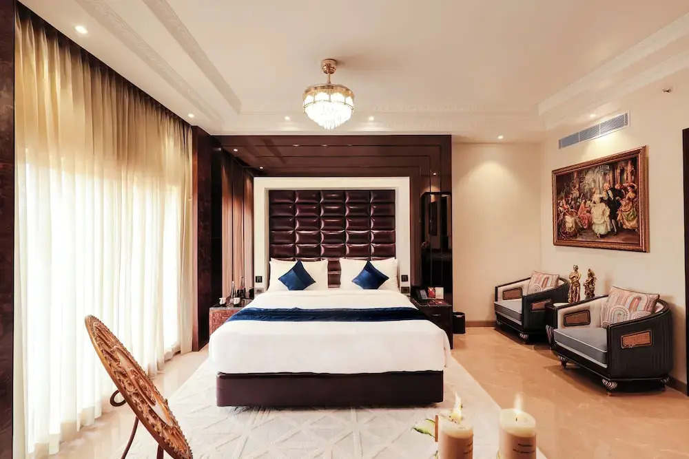 Райпур: Hotel Hukam's Lalit Mahal