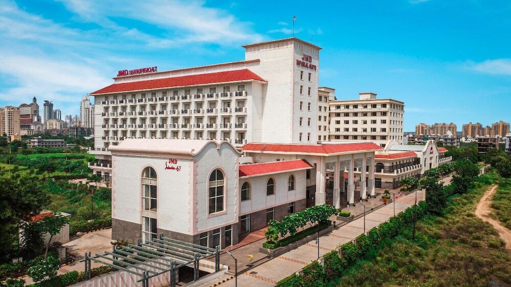 Flamingo Hotel Sector 67 — фото 1