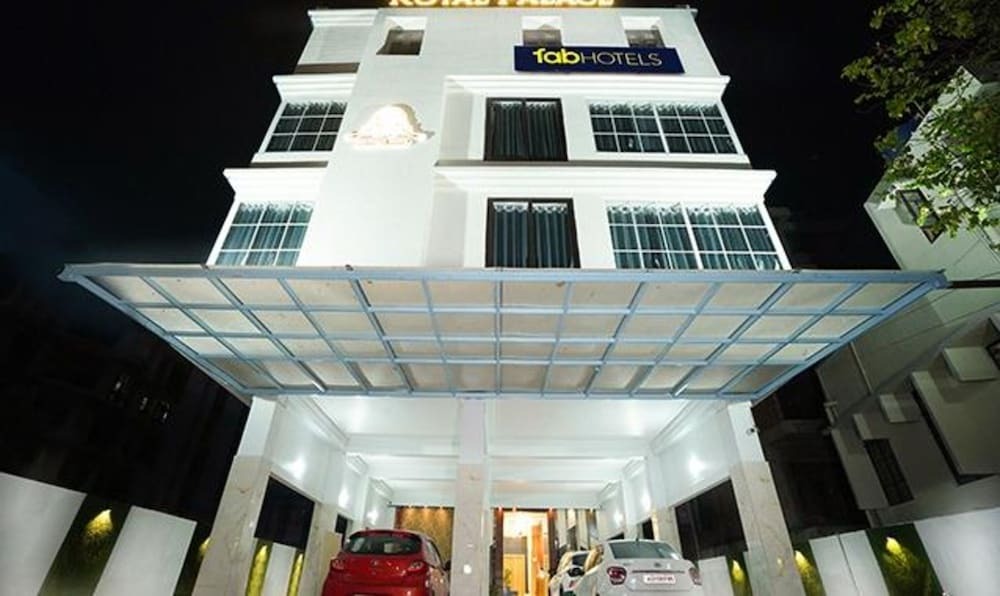 Гувахати: FabHotel Prime Royal Inn