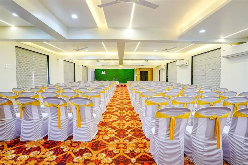 Пуна: Fabhotel Kesar Inn