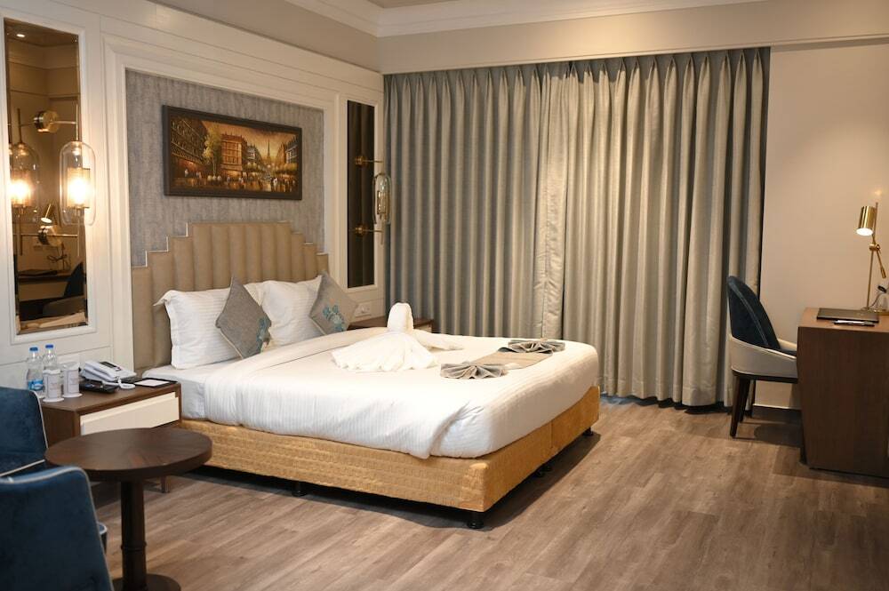 Лудхиана: Hotel Apricia