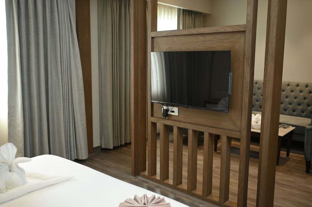 Лудхиана: Hotel Apricia