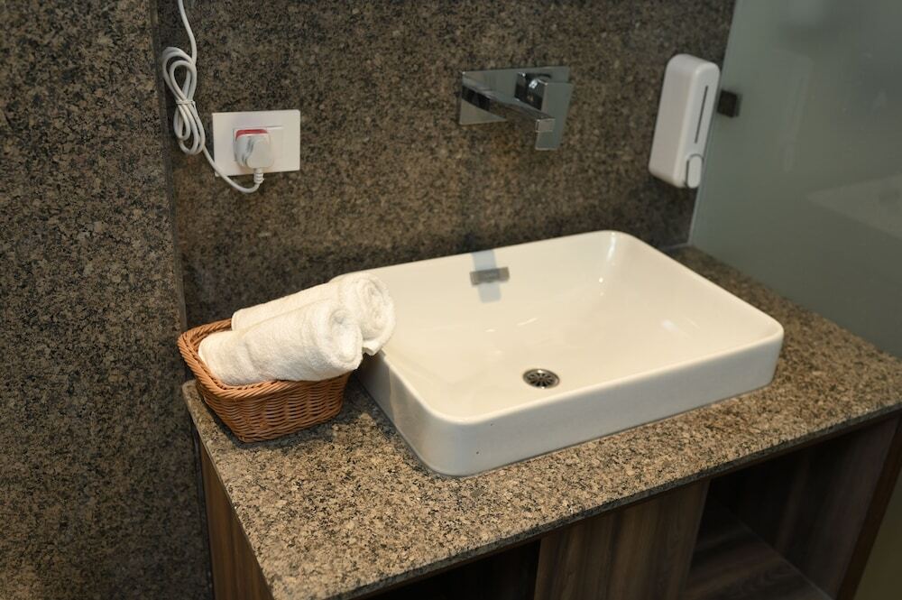 Лудхиана: Hotel Apricia