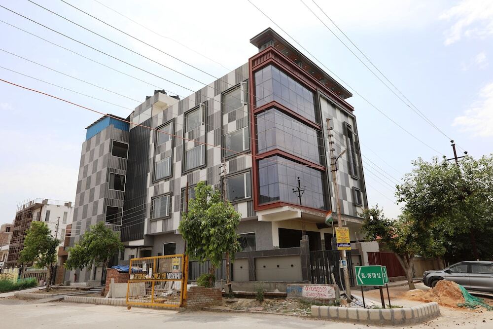 Нойда: Hardik Palace By F9 Hotels
