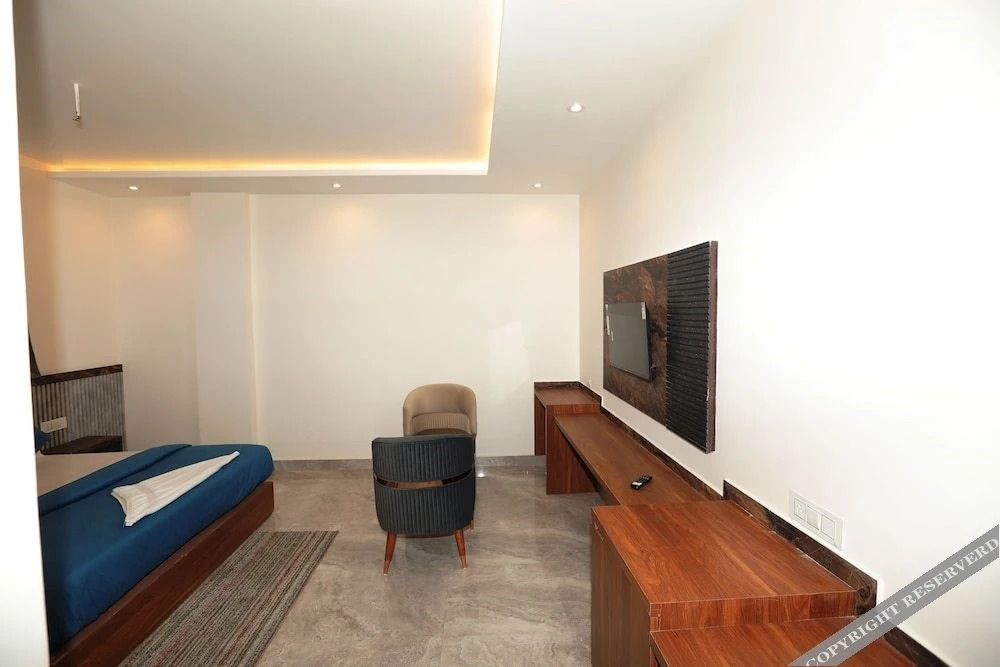 Нойда: Hardik Palace By F9 Hotels