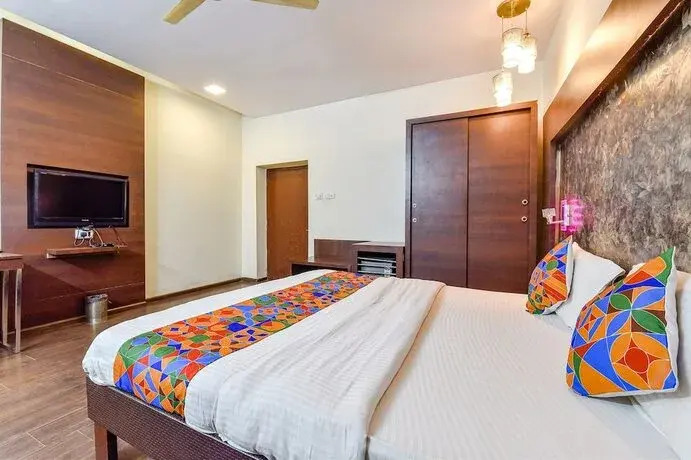 Кота: Fabhotel Prime Surpin Palace