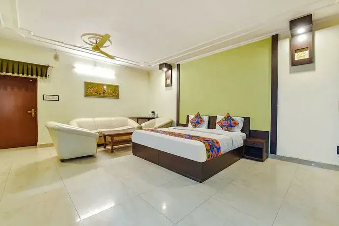 Кота: Fabhotel Prime Surpin Palace