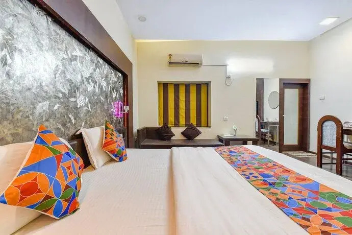 Кота: Fabhotel Prime Surpin Palace