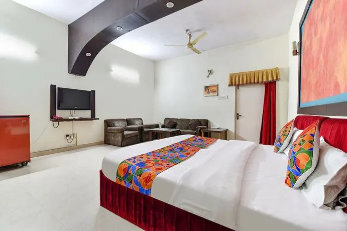 Кота: Fabhotel Prime Surpin Palace