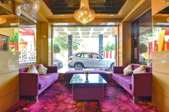 Кота: Fabhotel Prime Surpin Palace