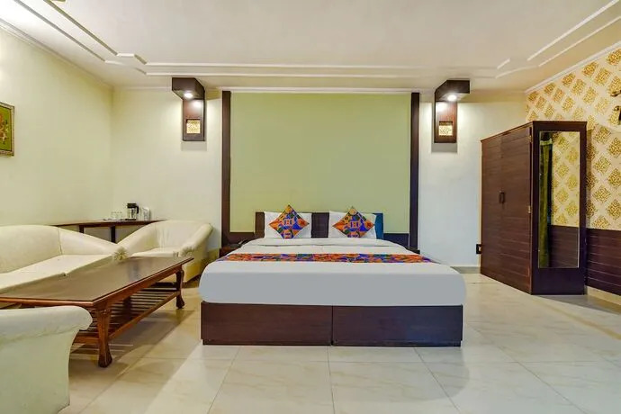 Кота: Fabhotel Prime Surpin Palace