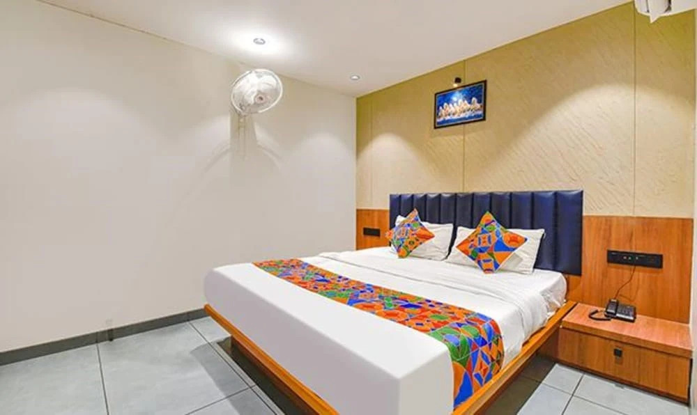 Сурат: Fabhotel Udhna Inn