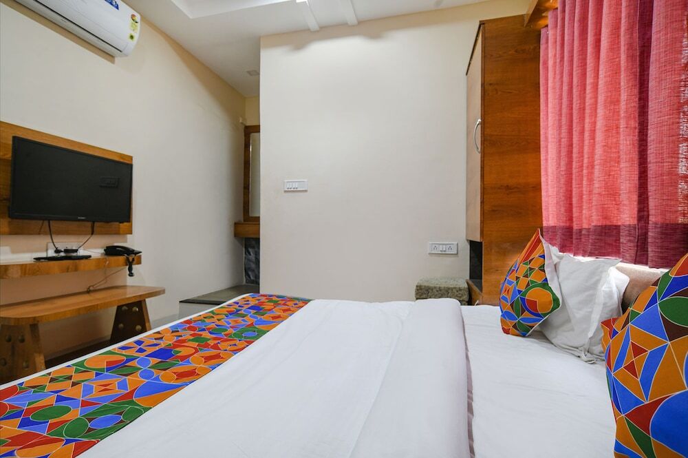 Индаур: Fabhotel Royal Palace