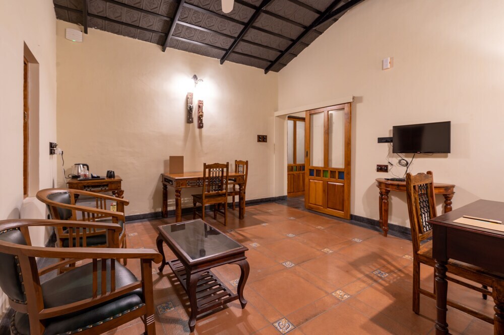 Валпарай: Akshaya Bungalow by Sparsa