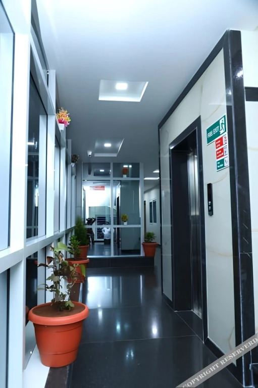 Бангалор: Hotel 8th Mile Suites