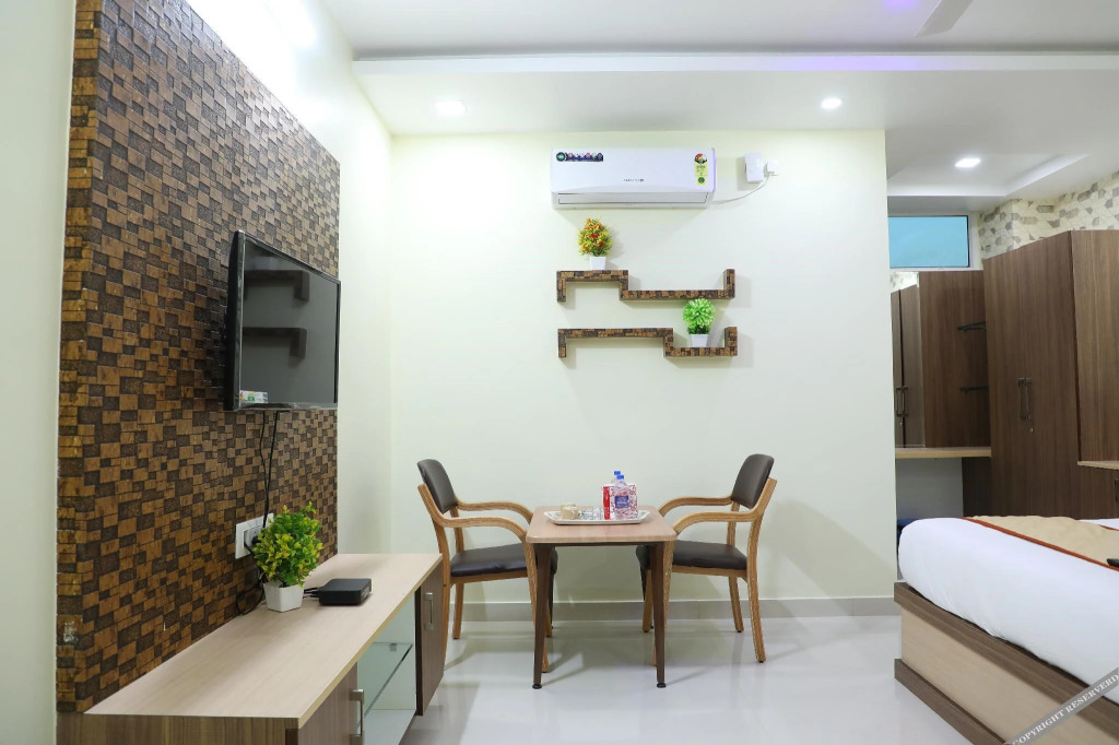 Бангалор: Hotel 8th Mile Suites