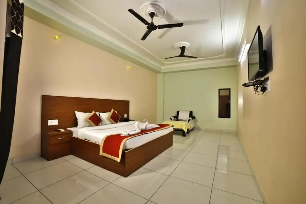 Амбер: The Heritage Hotel