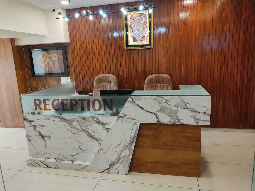 Вадодара: Hotel Krishna Villa