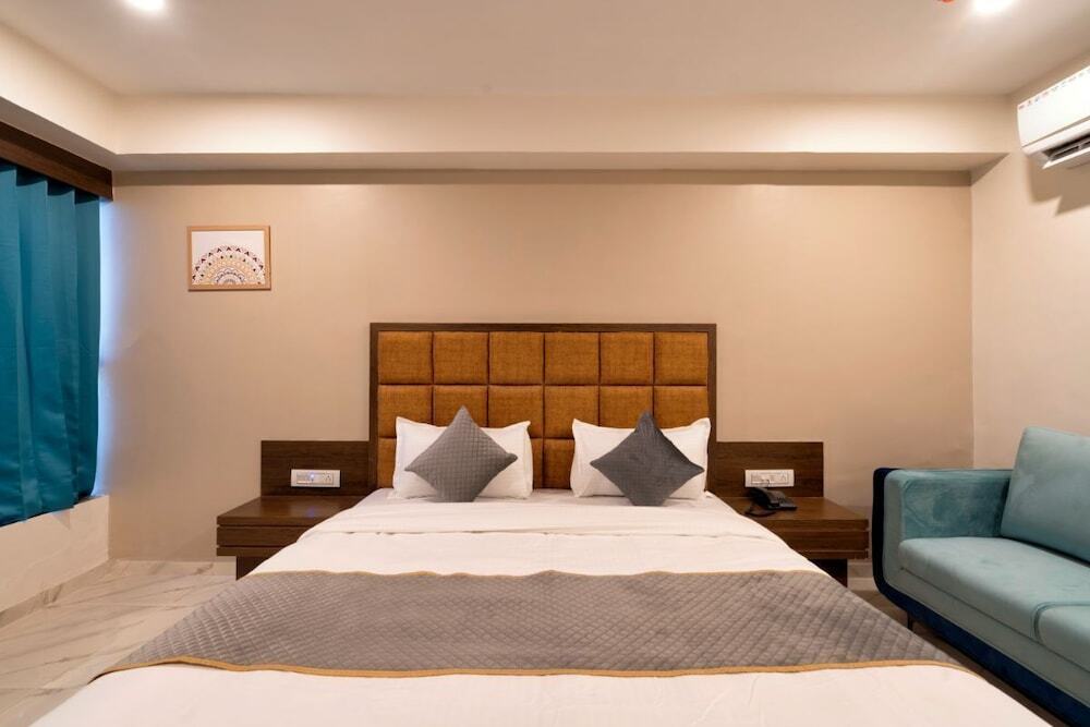 Ахмедабад: Hotel Royal 24
