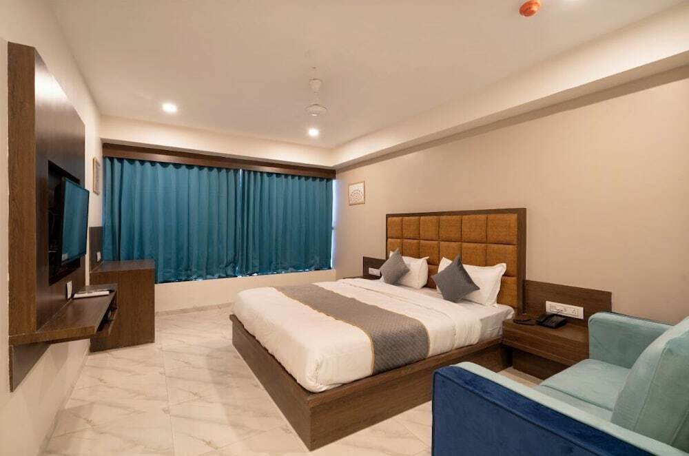 Ахмедабад: Hotel Royal 24