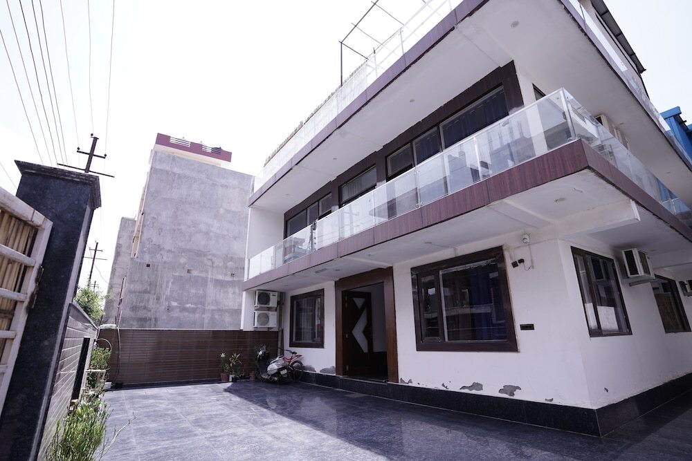 Нойда: Mount Olympus hotel By F9 Hotels