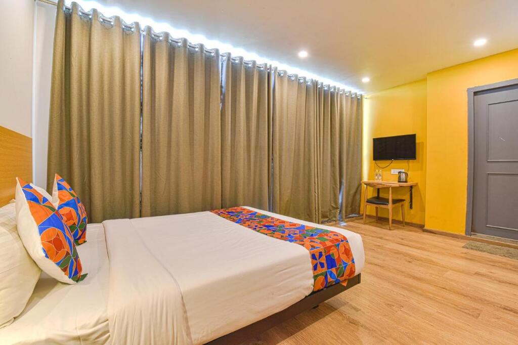 Ахмедабад: FabHotels Ny Townhouse