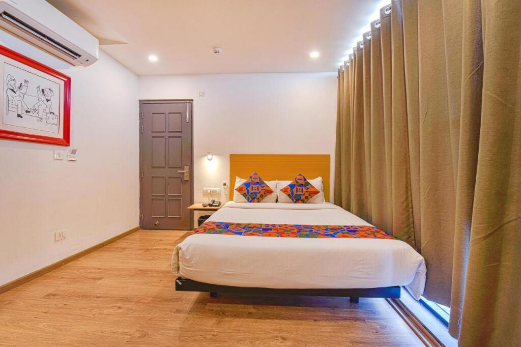 Ахмедабад: FabHotels Ny Townhouse