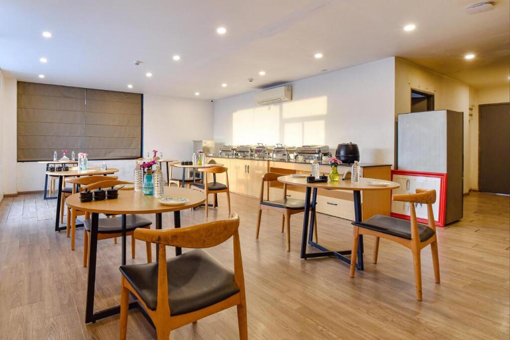 Ахмедабад: FabHotels Ny Townhouse
