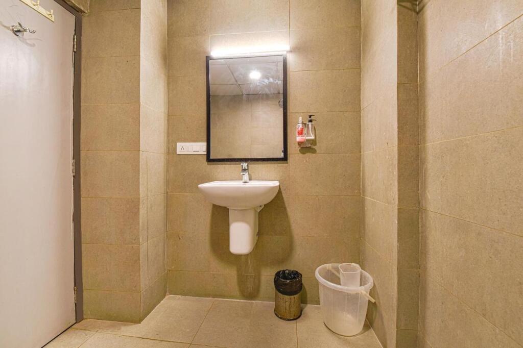 Ахмедабад: FabHotels Ny Townhouse