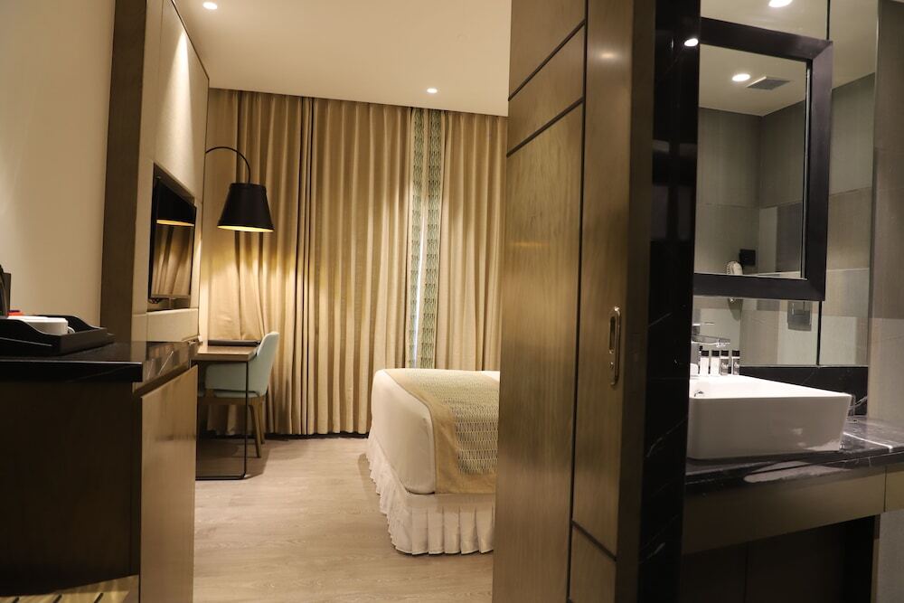 The Cruze Premium Boutique Hotel — фото 2