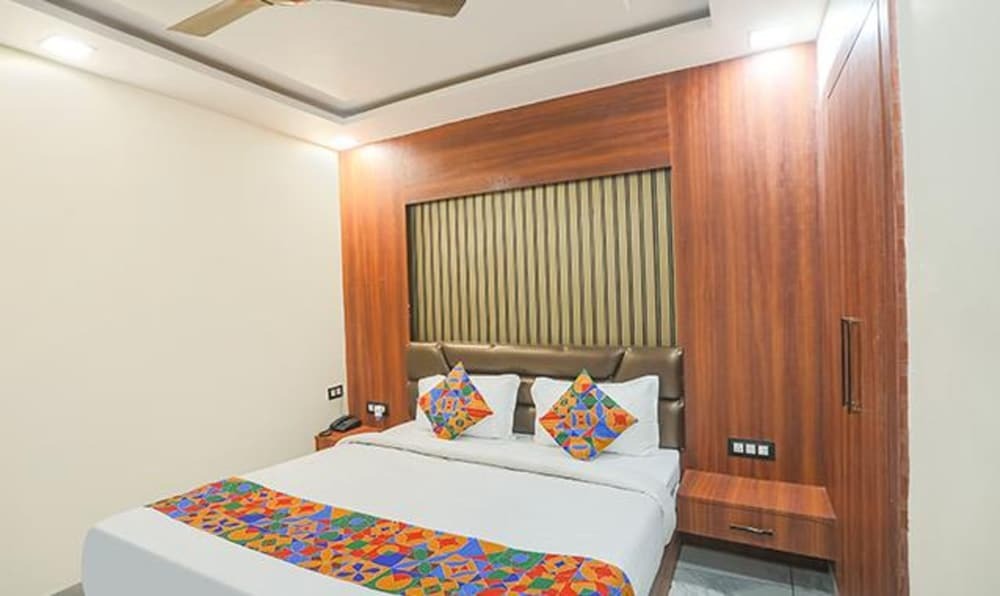 Праяградж: Fabhotel The Treenity House