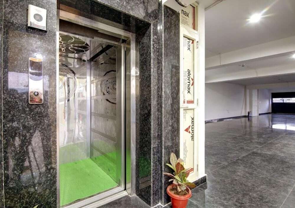 Нойда: Hotel Noida Dreamz 144