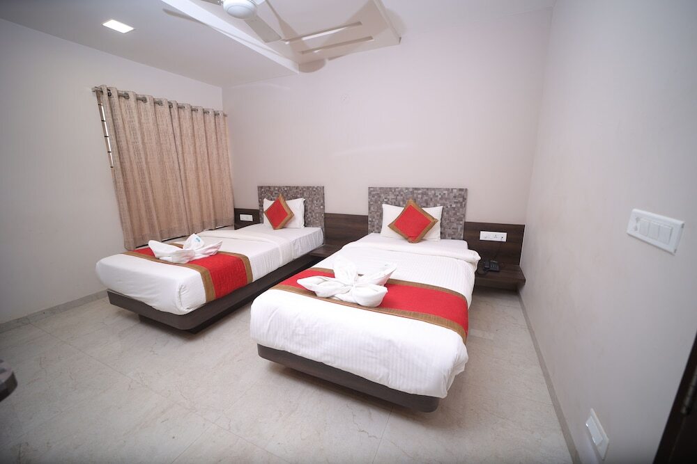 Белагави: Hotel Rahul Palace Belagavi