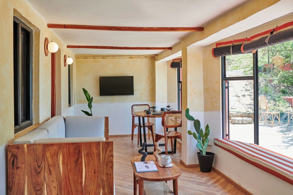 Куфри: MINIMALIST An Eco Farmstay