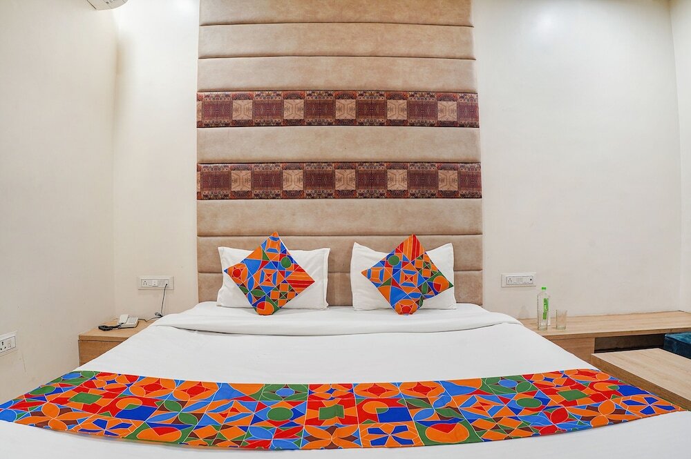 Бхопал: Fabhotel Om Palace