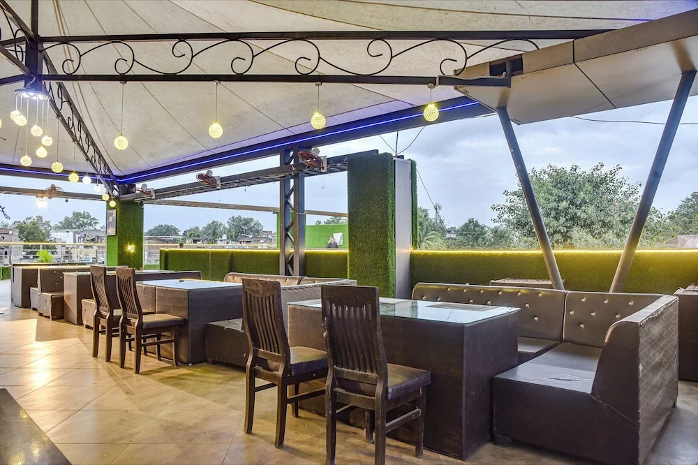 Бхопал: Fabhotel Om Palace