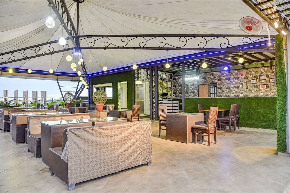 Бхопал: Fabhotel Om Palace