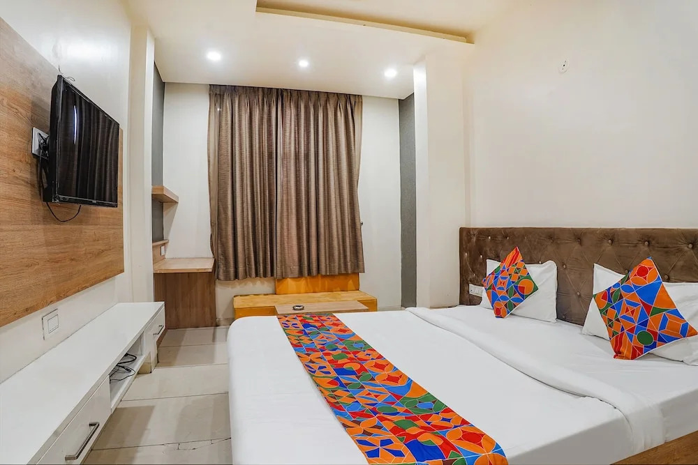 Бхопал: Fabhotel Om Palace