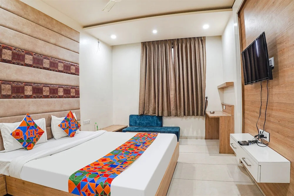 Бхопал: Fabhotel Om Palace