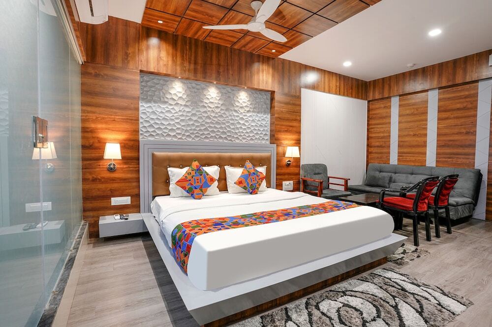 Сурат: Fabhotel The Valentine