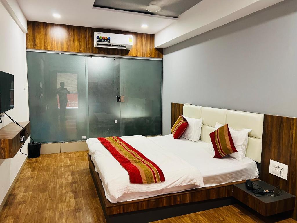 Сурат: Fabhotel The Valentine
