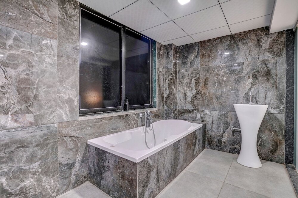 Сурат: Fabhotel The Valentine