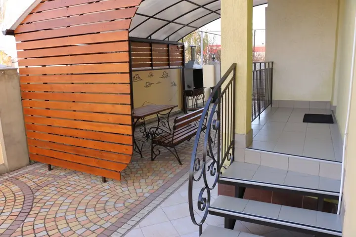 Керчь: Гостевой дом Travel House