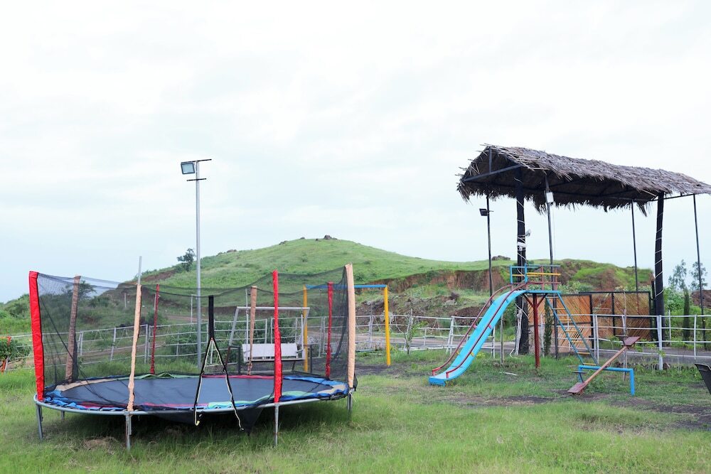 Гарудешвар: Leena Resort