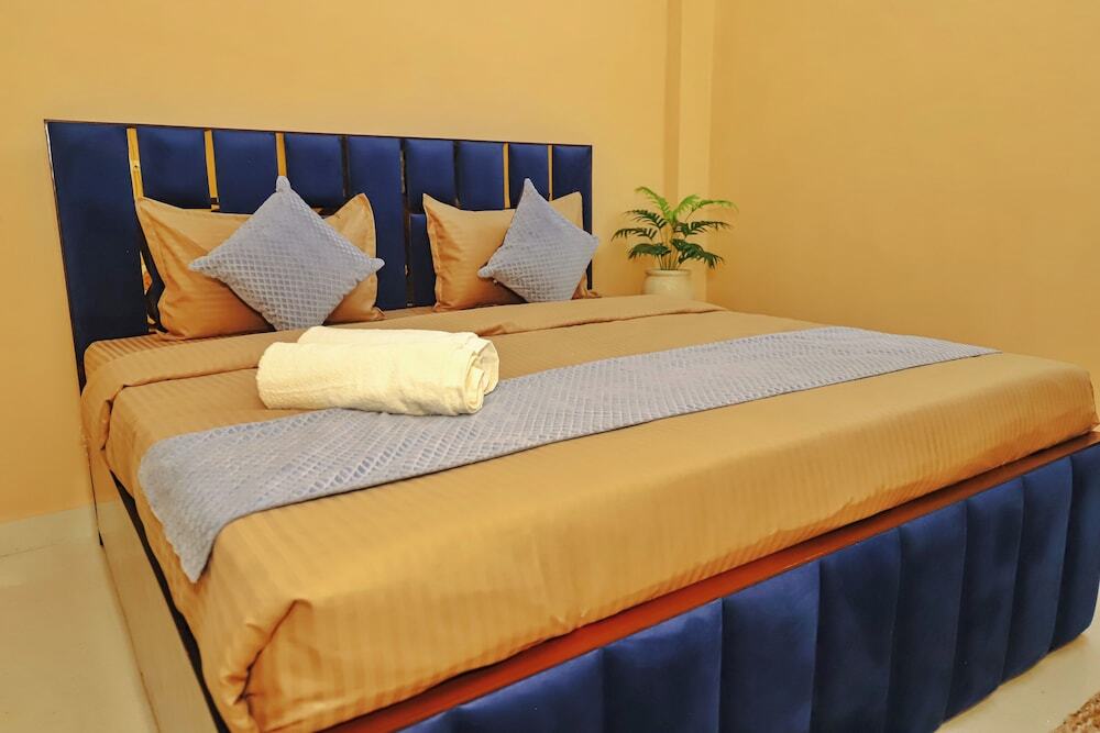 Нойда: Roomshala 035 Premium Inn Noida Sec 15