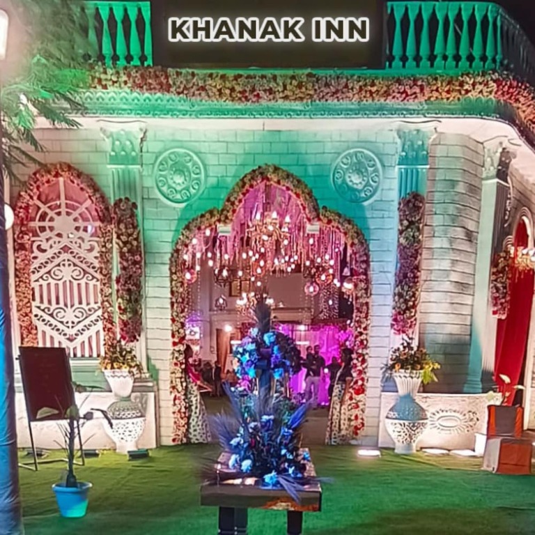 Нойда: Khanak Inn