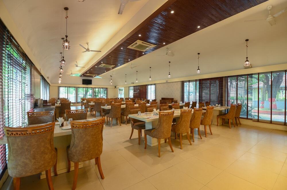 Сангадевади: Visava Amusement Park & Resorts Panvel